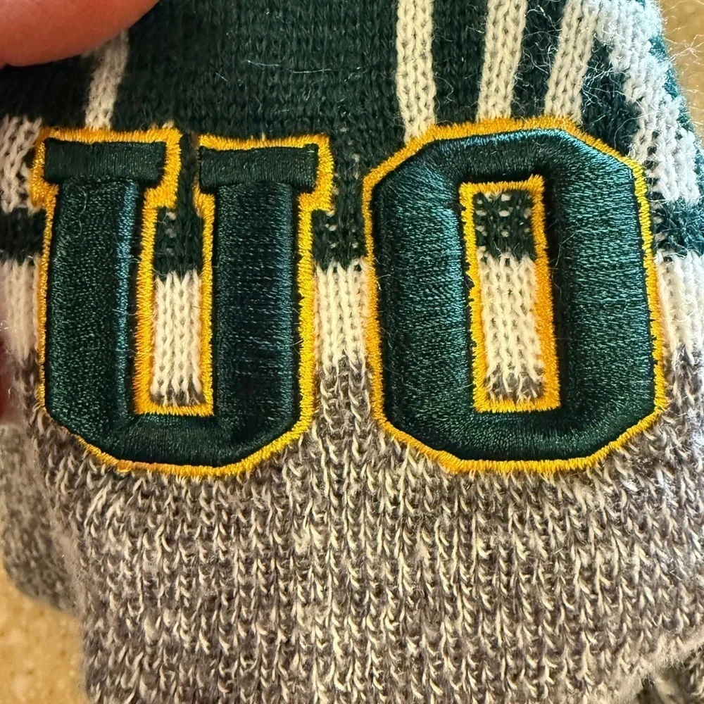 OREGON DUCKS UofO Green and Gray Knitted Winter Hat with Pop Pom
